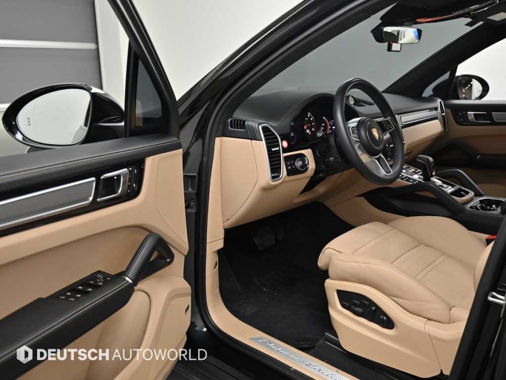 Porsche Cayenne — photo 10