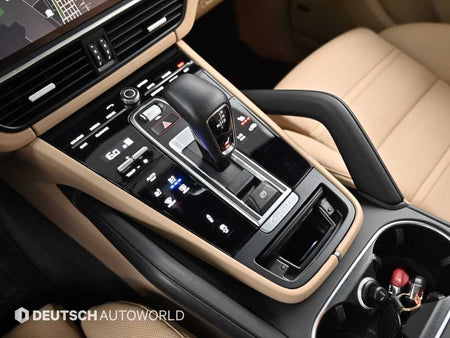 Porsche Cayenne — photo 18