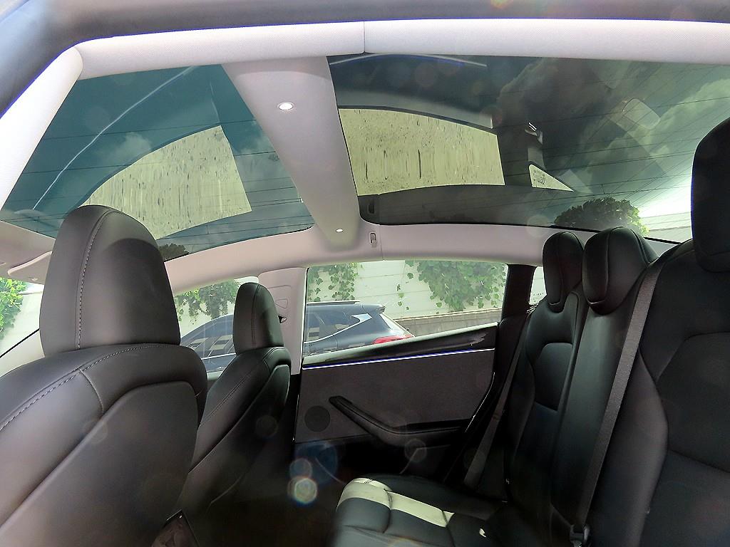 Tesla Model 3 — photo 17