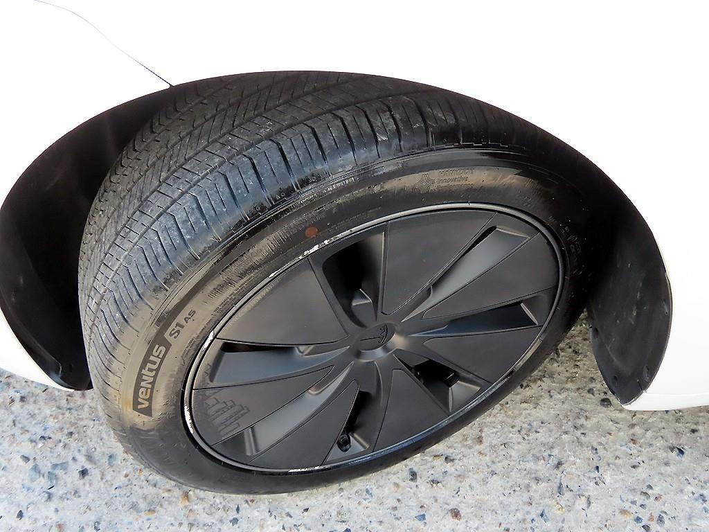 Tesla Model 3 — photo 20
