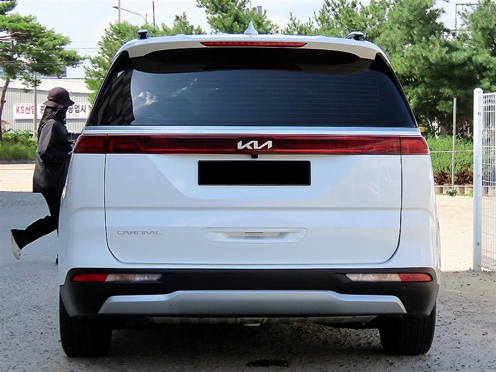 Kia Carnival — photo 04