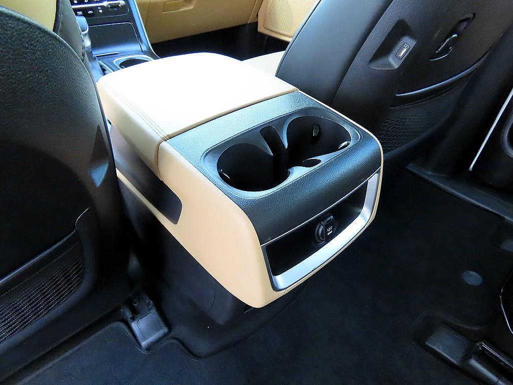 Kia Carnival — photo 16