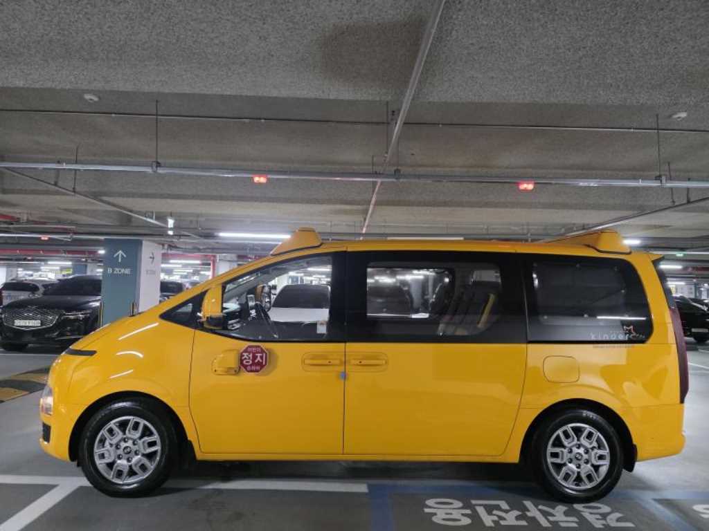 Hyundai Staria — photo 07