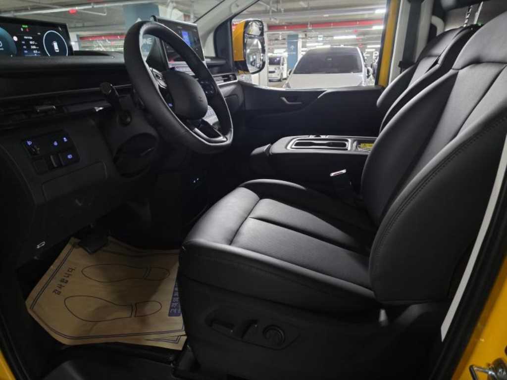Hyundai Staria — photo 15