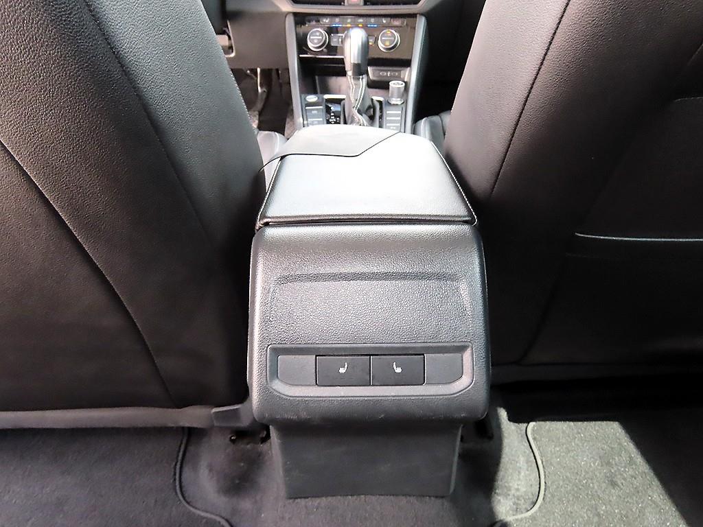 Volkswagen Jetta — photo 17