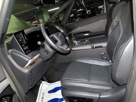 Lexus LM — photo 06