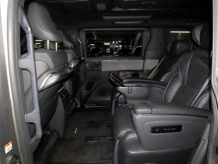 Lexus LM — photo 07