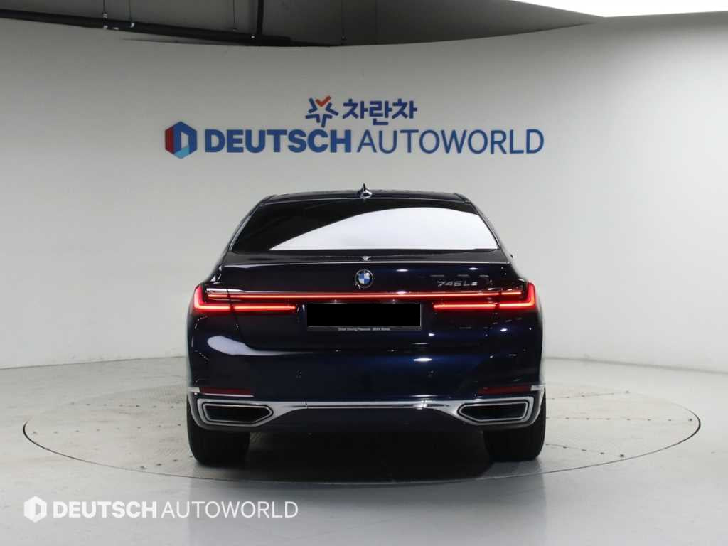 BMW 7-Series — photo 04