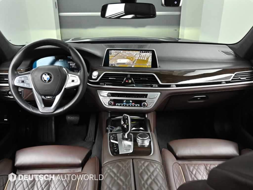 BMW 7-Series — photo 07