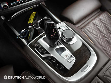 BMW 7-Series — photo 09
