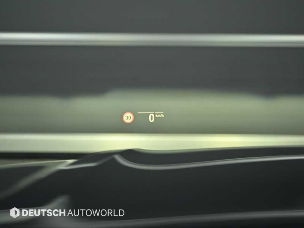 BMW 7-Series — photo 17