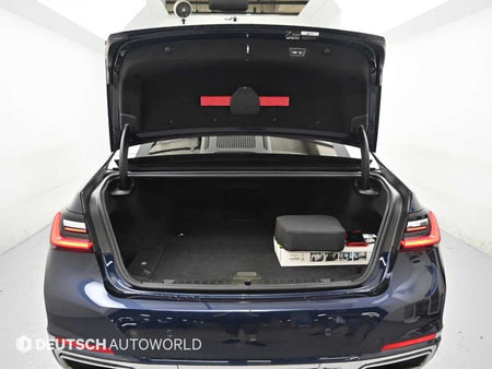 BMW 7-Series — photo 19