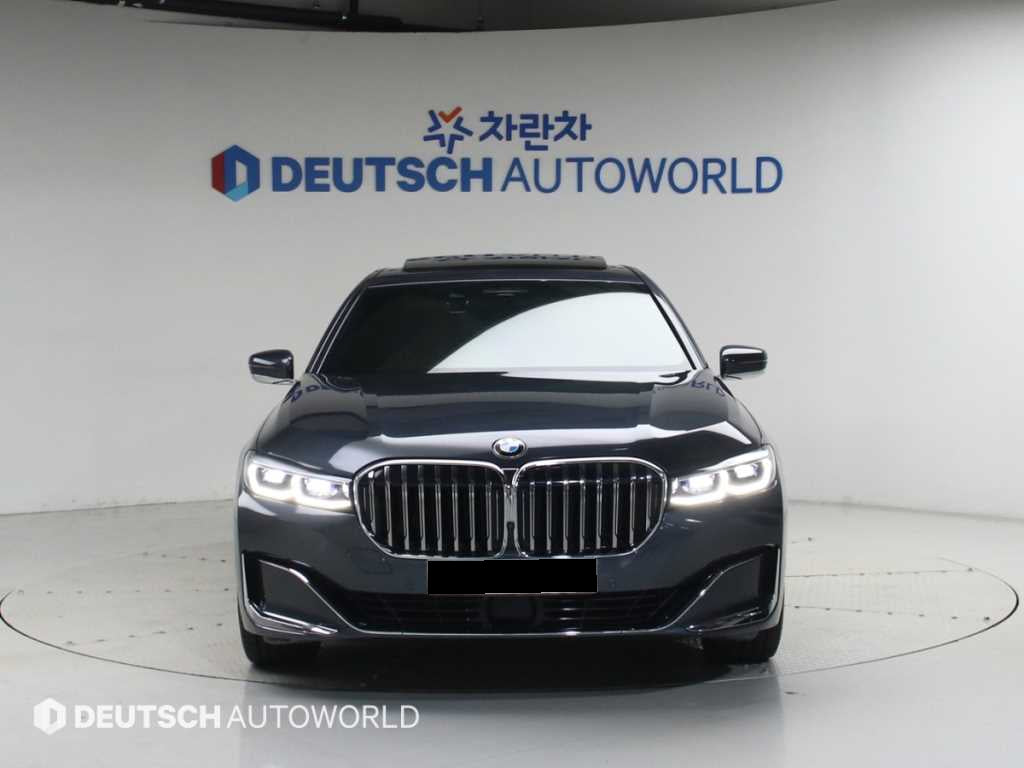 BMW 7-Series — photo 03