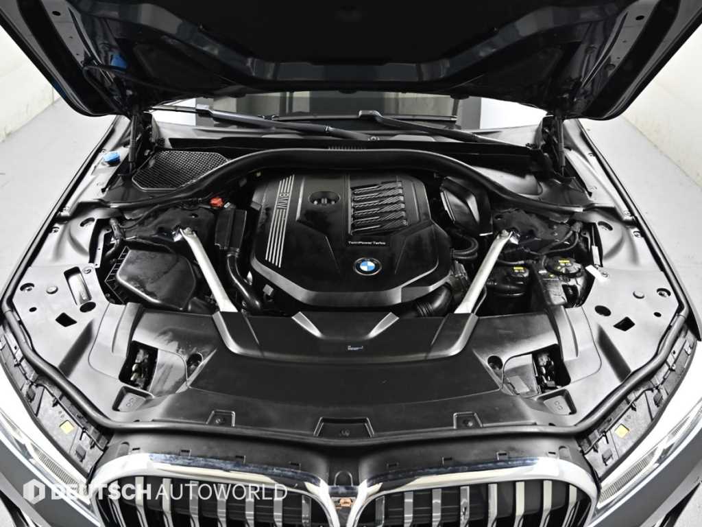 BMW 7-Series — photo 06