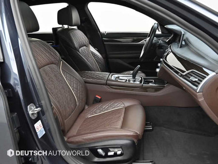 BMW 7-Series — photo 10