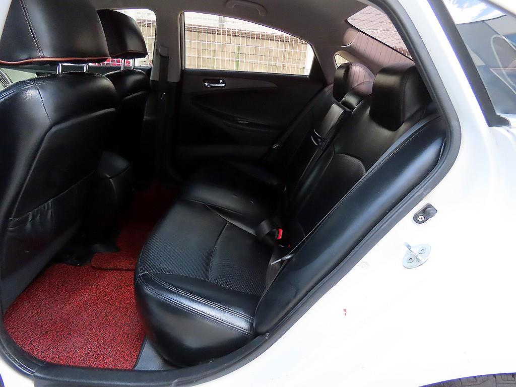 Hyundai Sonata — photo 06
