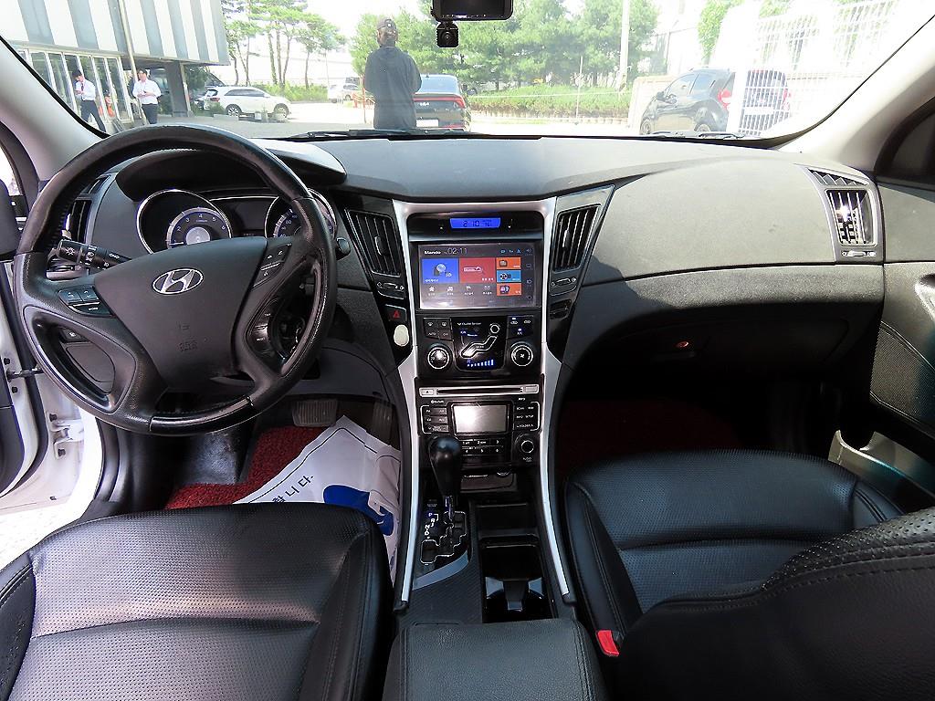 Hyundai Sonata — photo 07