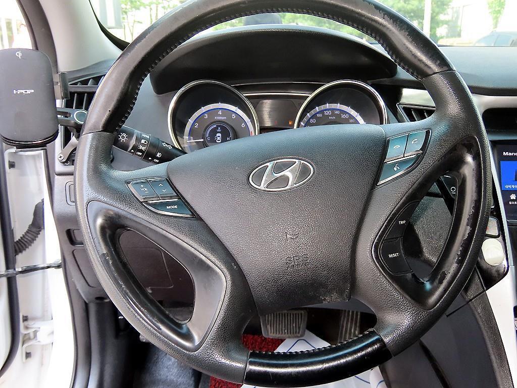 Hyundai Sonata — photo 08