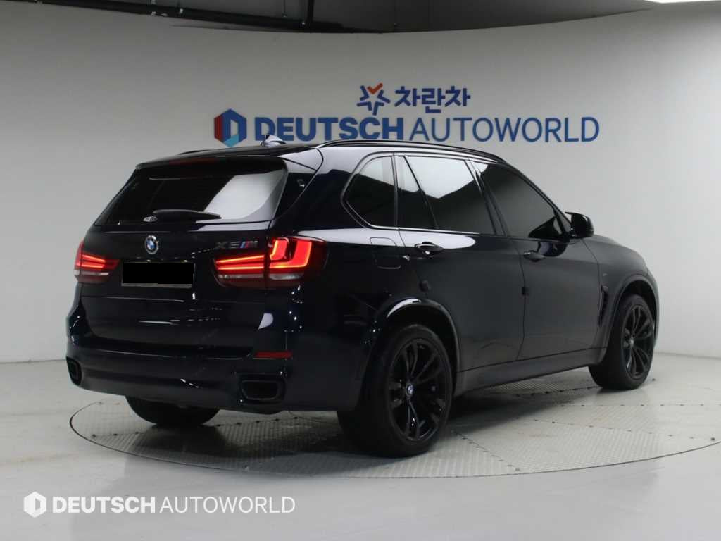 BMW X5 — photo 02