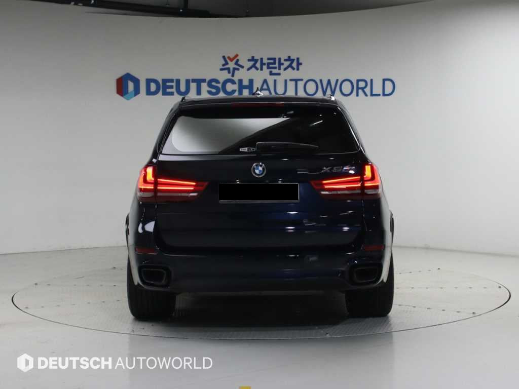 BMW X5 — photo 04