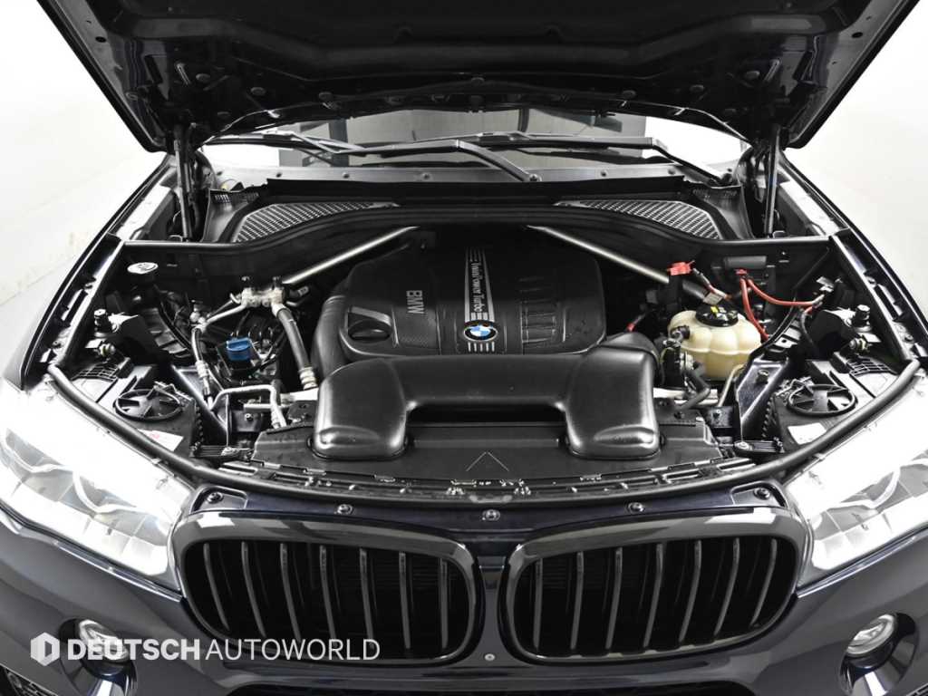 BMW X5 — photo 06