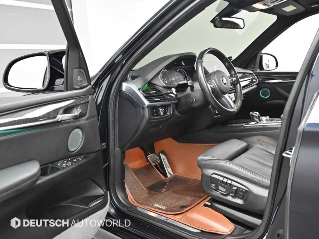 BMW X5 — photo 11