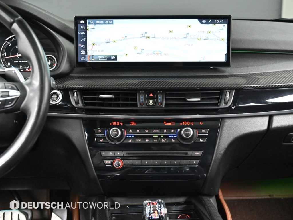 BMW X5 — photo 14