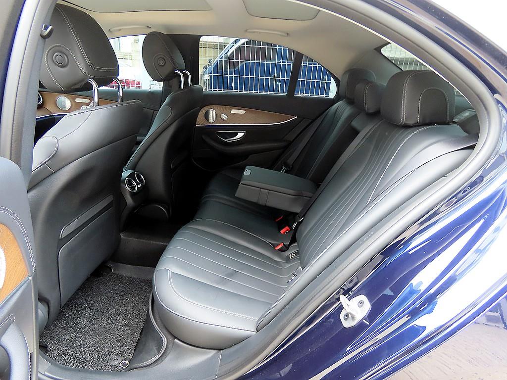 Mercedes-Benz E-Class — photo 06