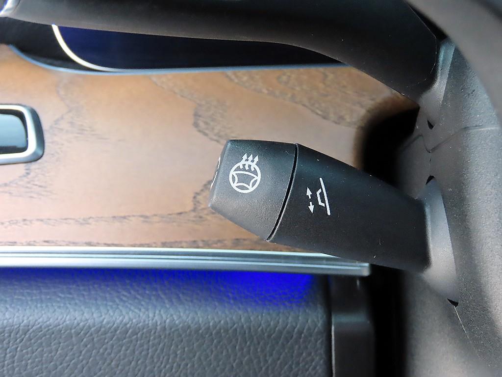 Mercedes-Benz E-Class — photo 13