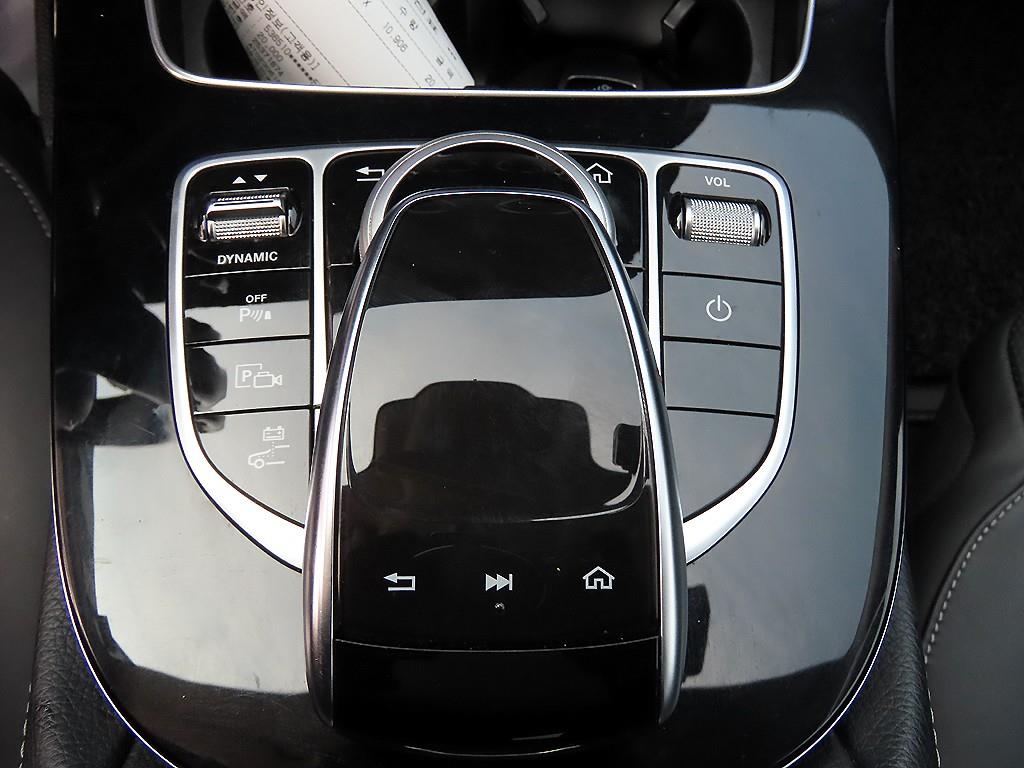 Mercedes-Benz E-Class — photo 14