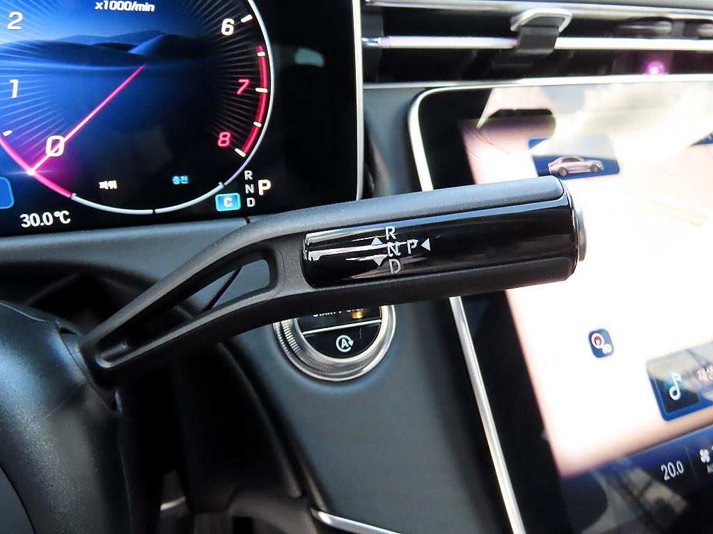 Mercedes-Benz E-Class — photo 10