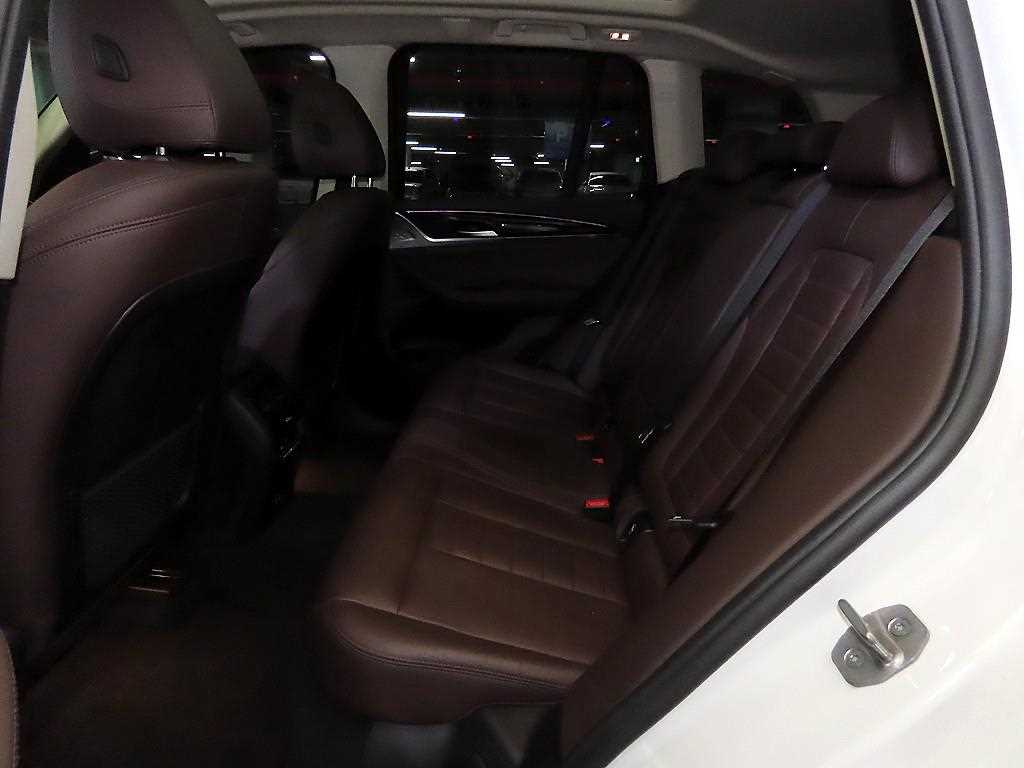 BMW X3 — photo 07