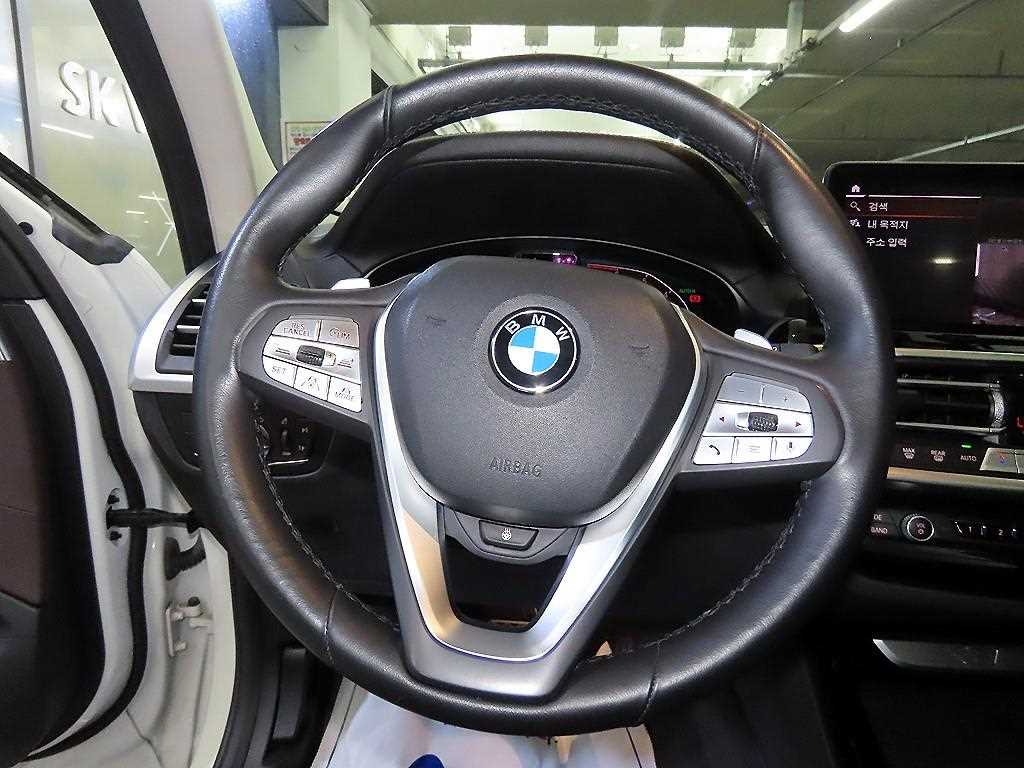 BMW X3 — photo 08