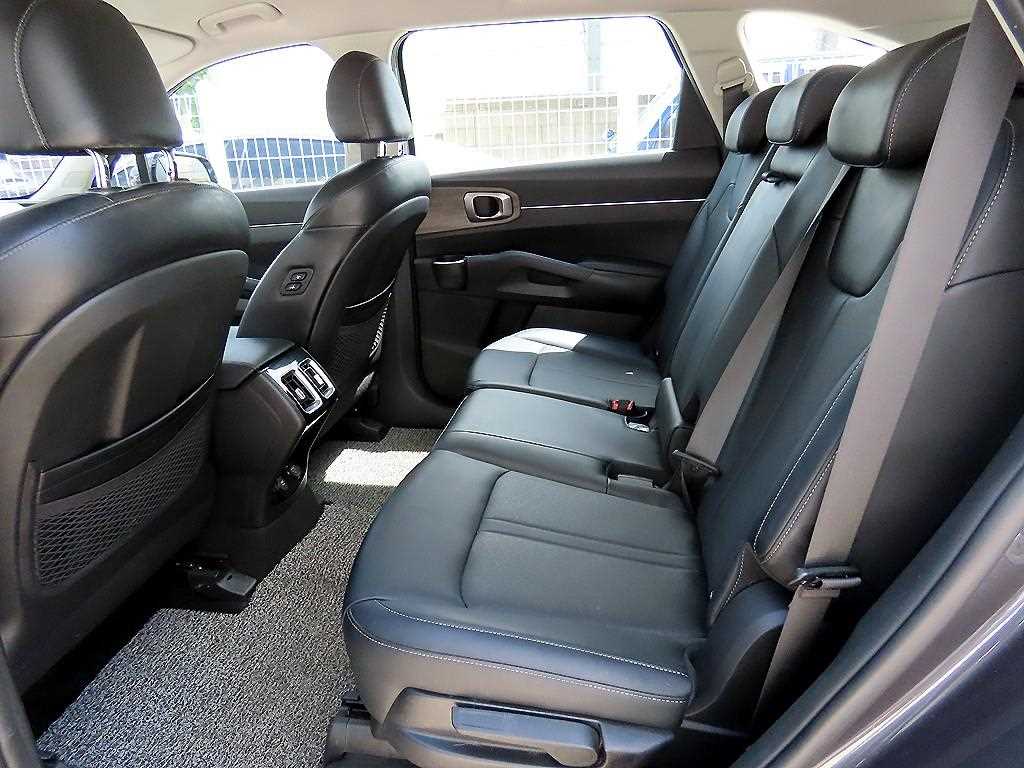 Kia Sorento — photo 06