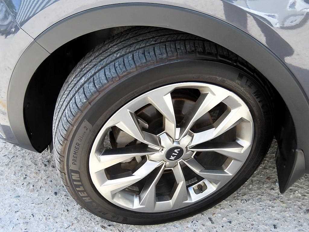 Kia Sorento — photo 20