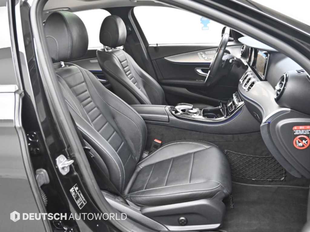 Mercedes-Benz E-Class — photo 10