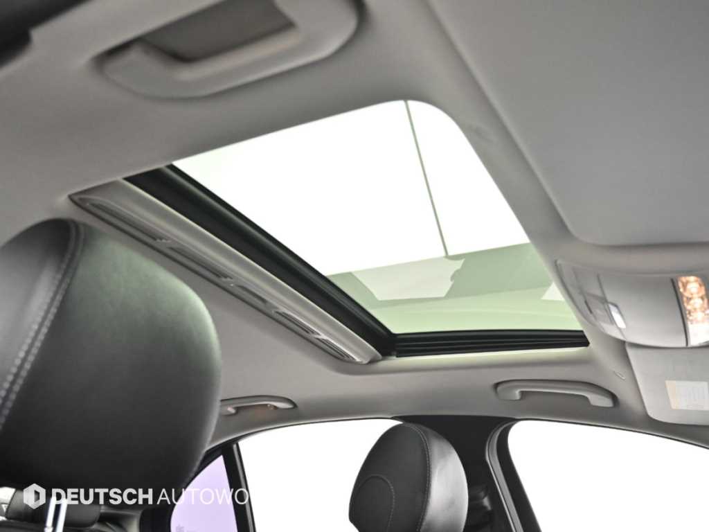 Mercedes-Benz E-Class — photo 18