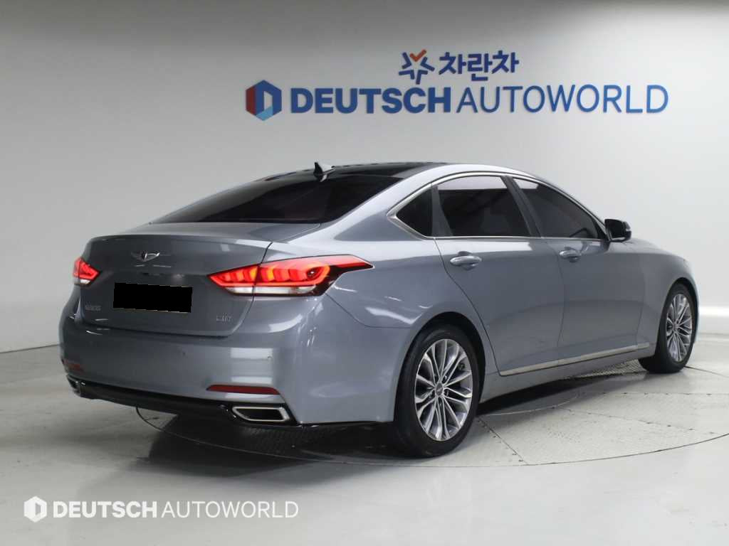 Hyundai Genesis — photo 02