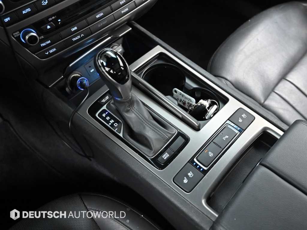 Hyundai Genesis — photo 09