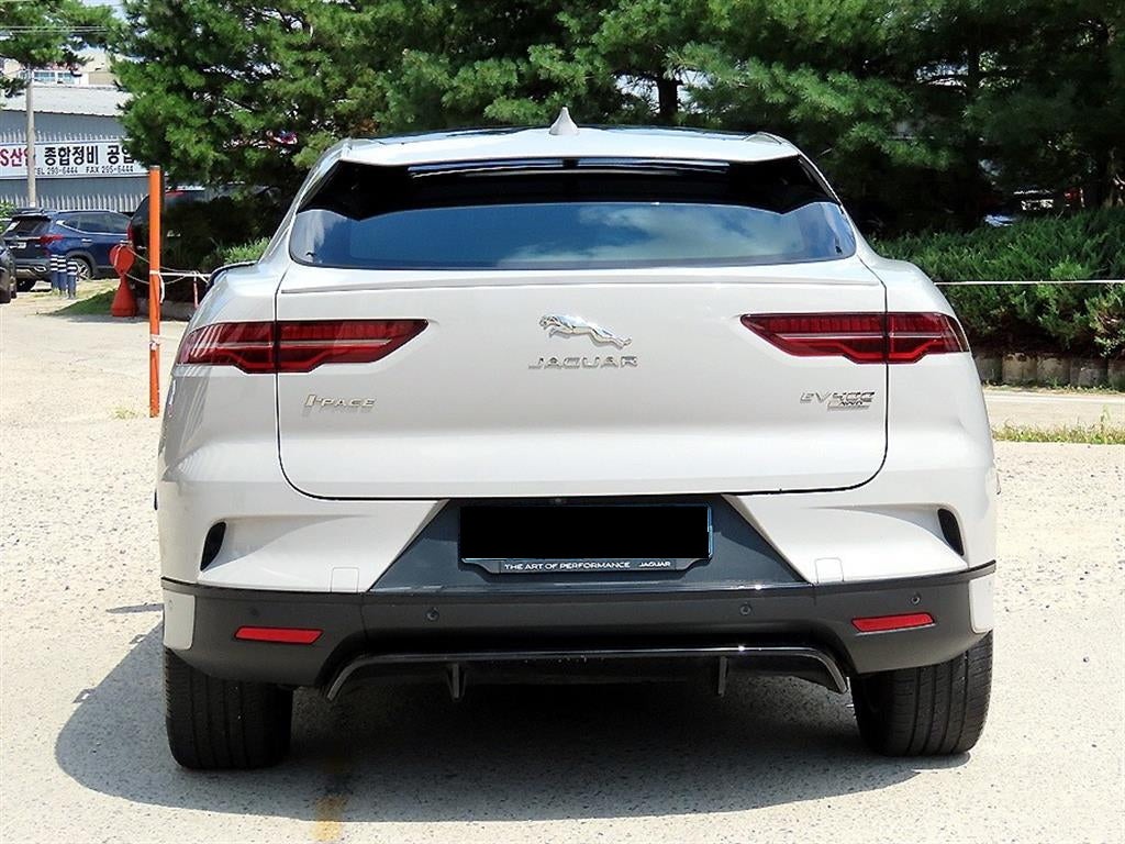 Jaguar I-PACE — photo 04