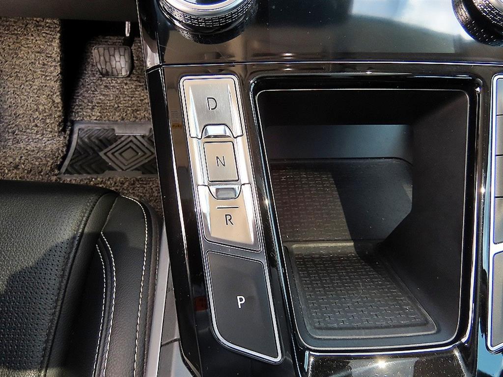 Jaguar I-PACE — photo 09