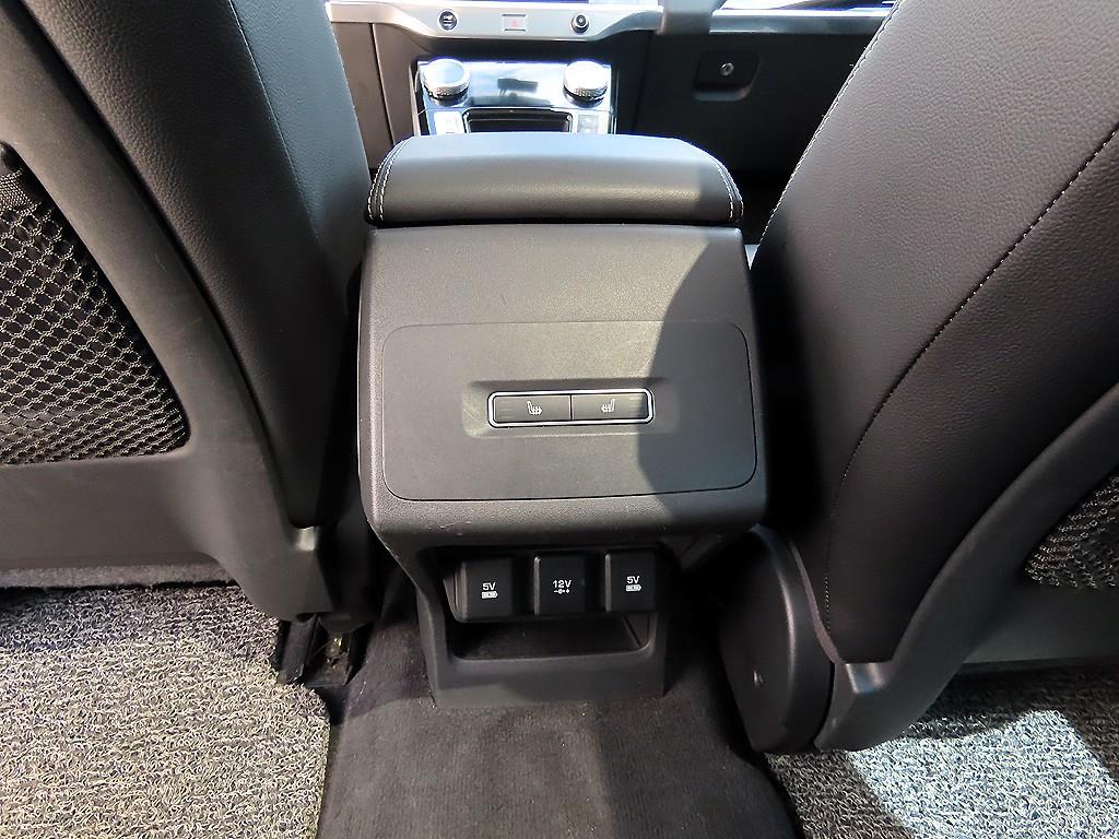 Jaguar I-PACE — photo 16