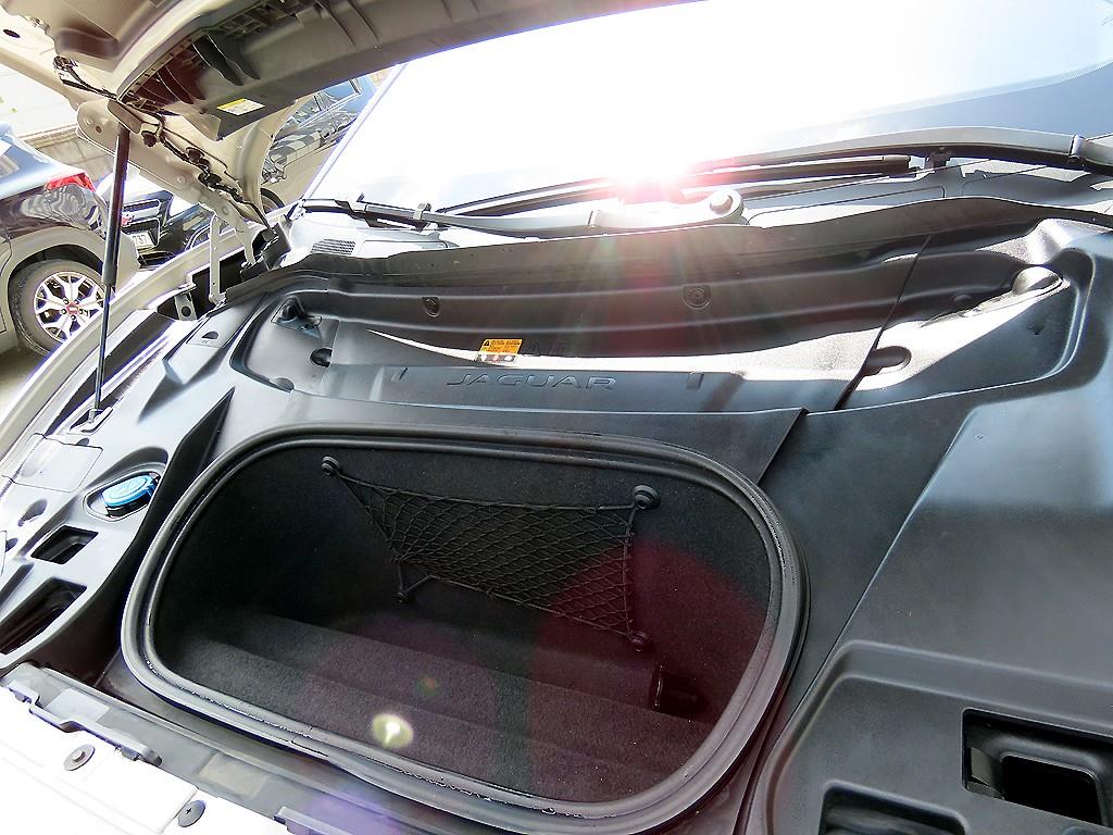 Jaguar I-PACE — photo 19