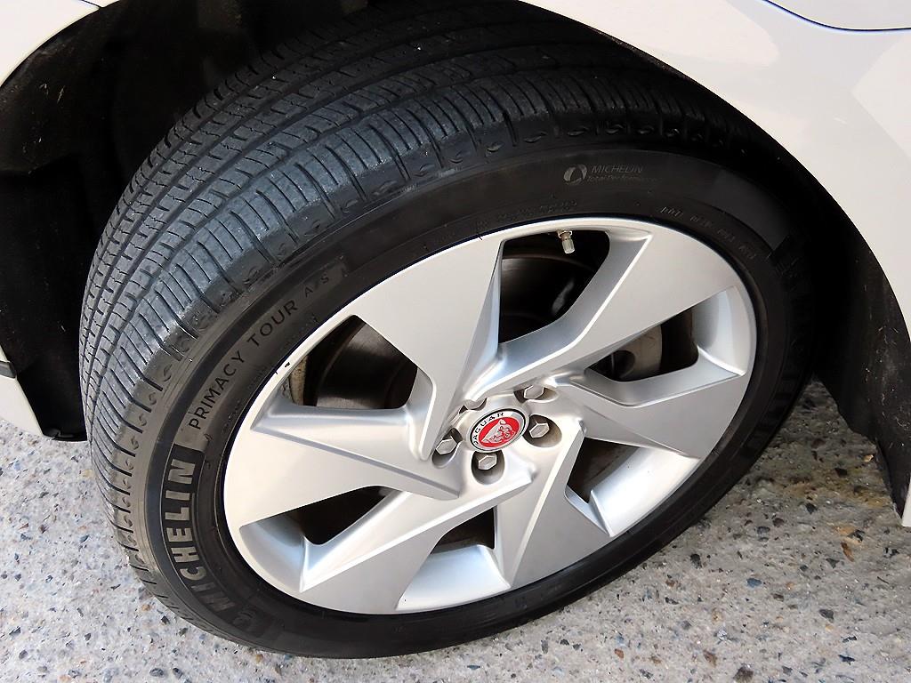 Jaguar I-PACE — photo 20