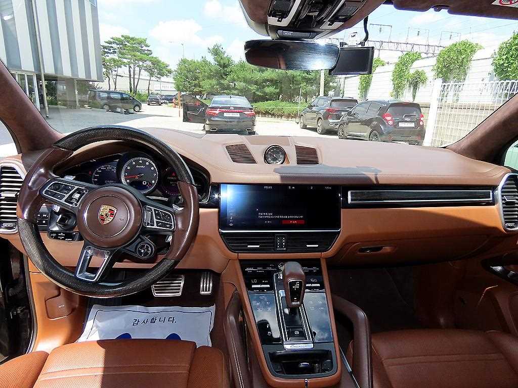 Porsche Cayenne — photo 07