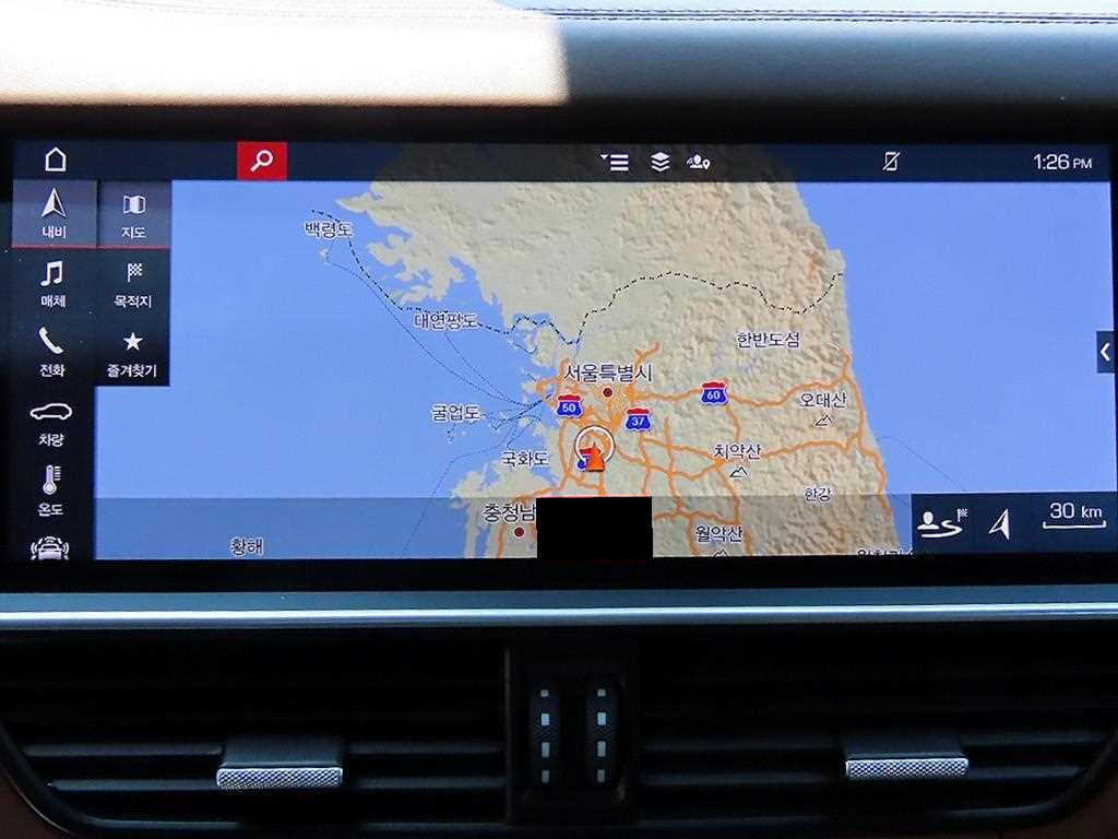 Porsche Cayenne — photo 14