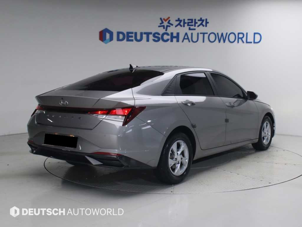 Hyundai Avante — photo 05