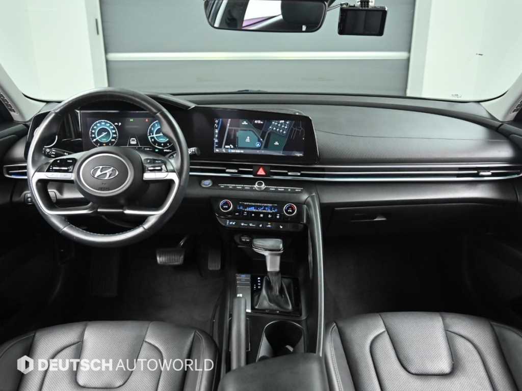 Hyundai Avante — photo 09