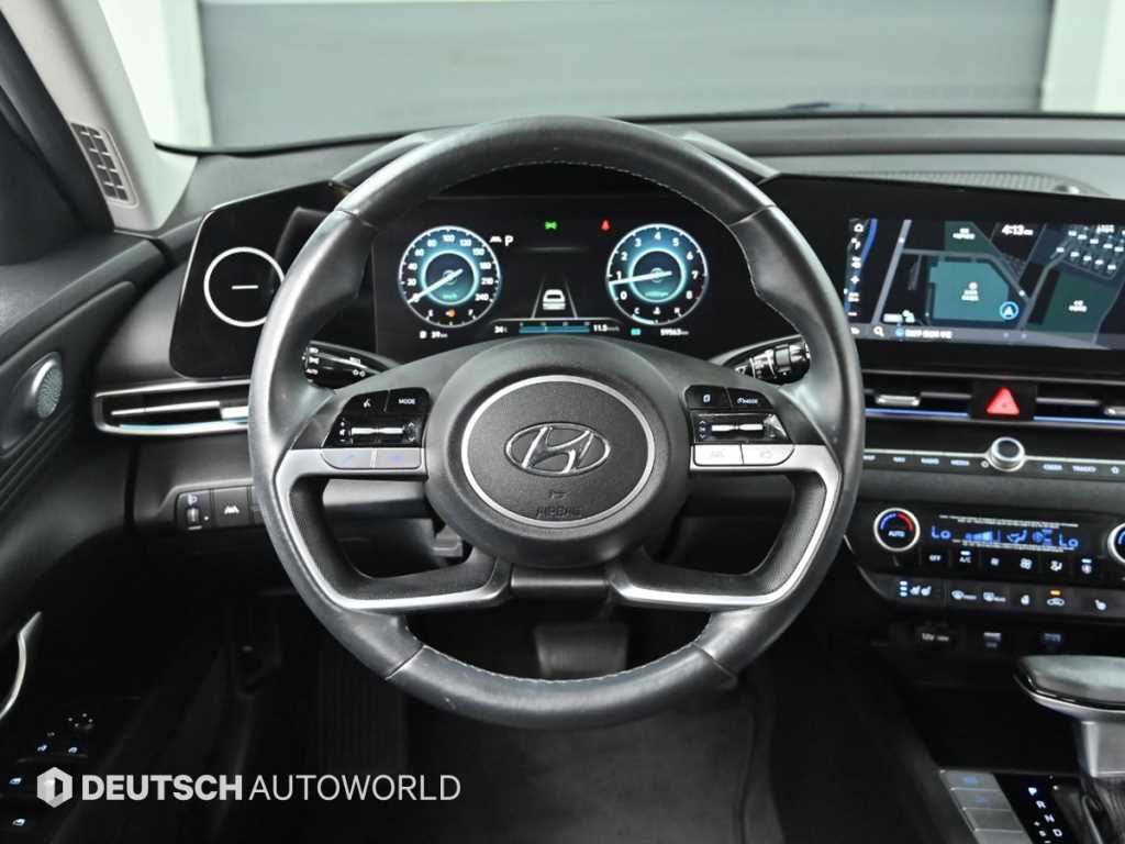 Hyundai Avante — photo 11