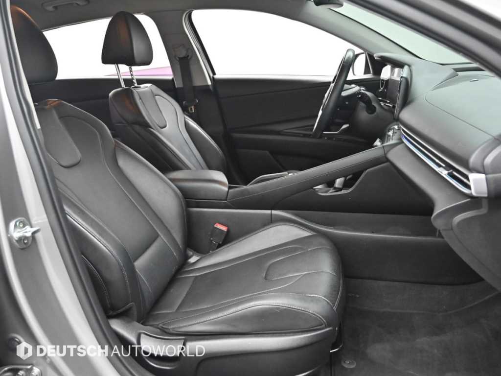 Hyundai Avante — photo 16